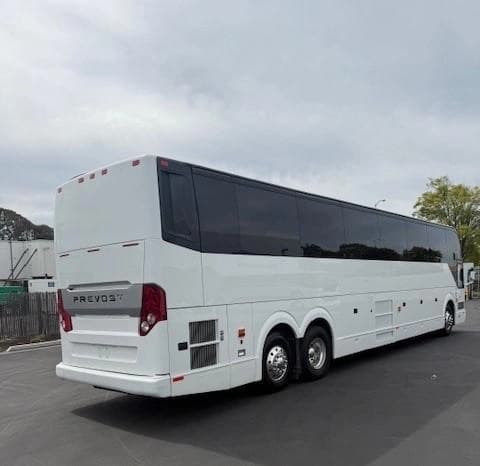2016 Prevost H3-45 Coach - Image 3
