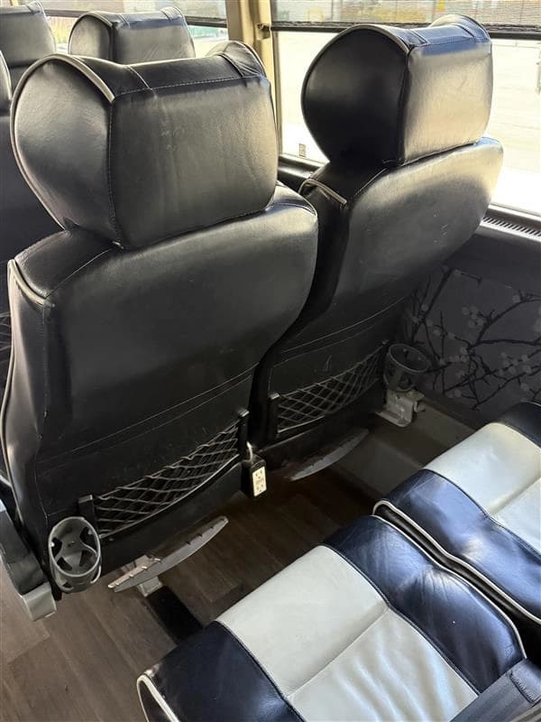 2017 Prevost H3-45 Coach Bus - Image 12
