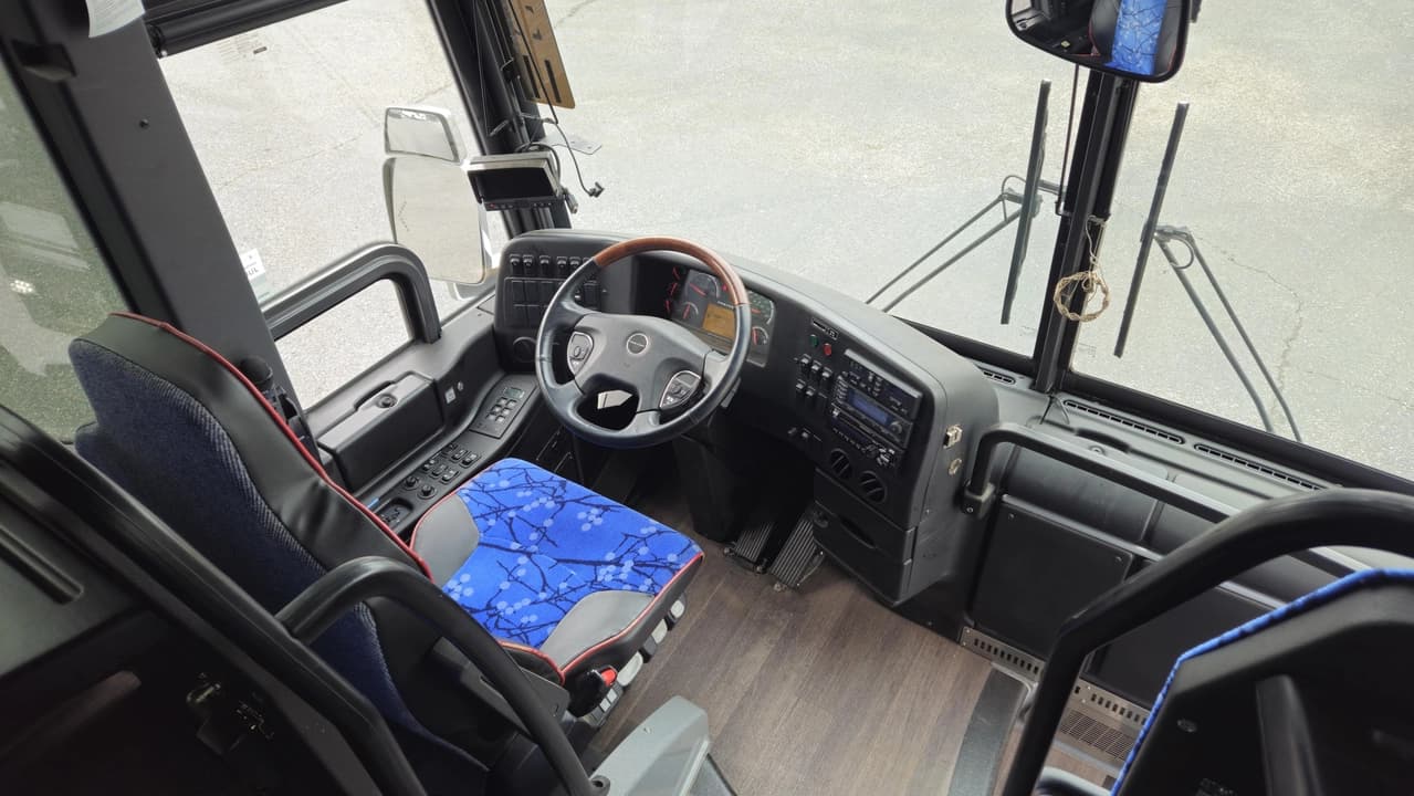 2020 Prevost H3-45 Coach Bus - Image 6