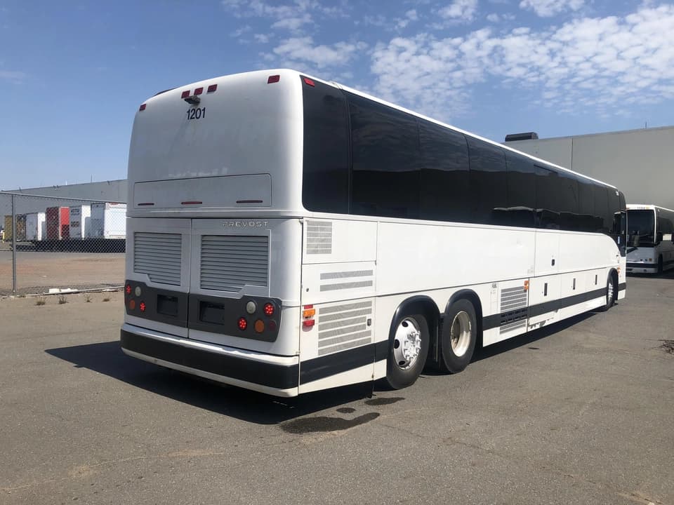 2012 Prevost X3-45 WCL Coach - Image 3