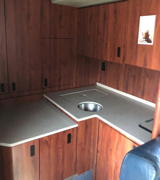 2012 Prevost X3-45 WCL Coach - Image 11