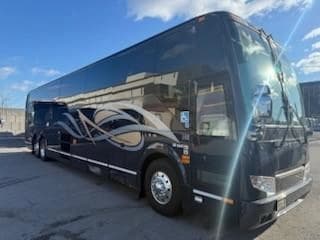 2015 Prevost H3-45 WCL Coach - Image 1