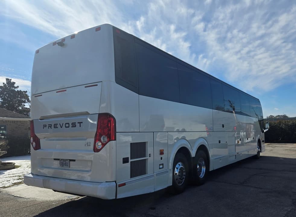 2019 Prevost H3-45 WCL Coach - Image 3