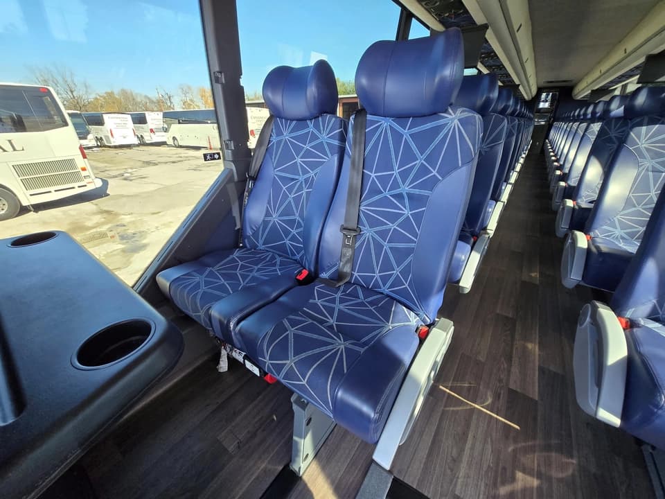 2020 Prevost H3-45 Coach - Image 11