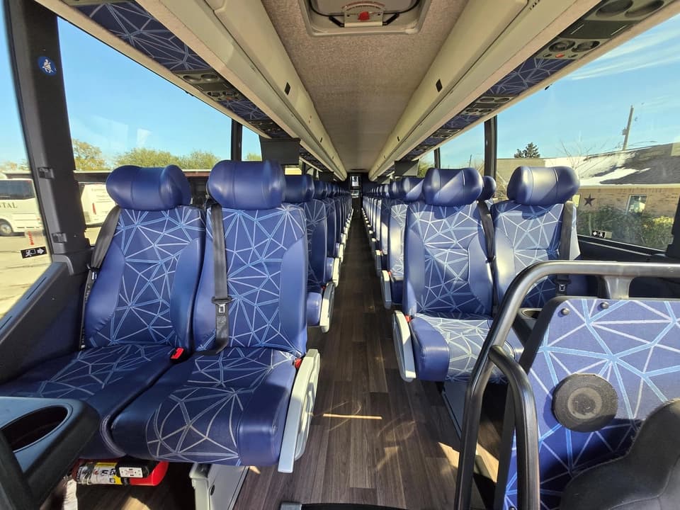 2020 Prevost H3-45 Coach - Image 9