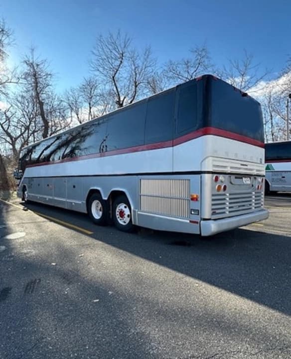 2006 Prevost H3-45 Coach Bus - Image 3