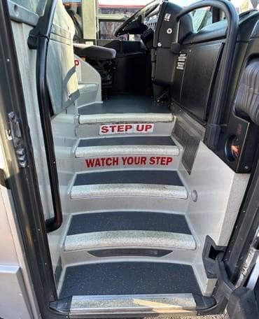 2006 Prevost H3-45 Coach Bus - Image 4