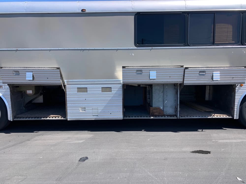 1993 Eagle Model 15 Motorcoach - Image 18