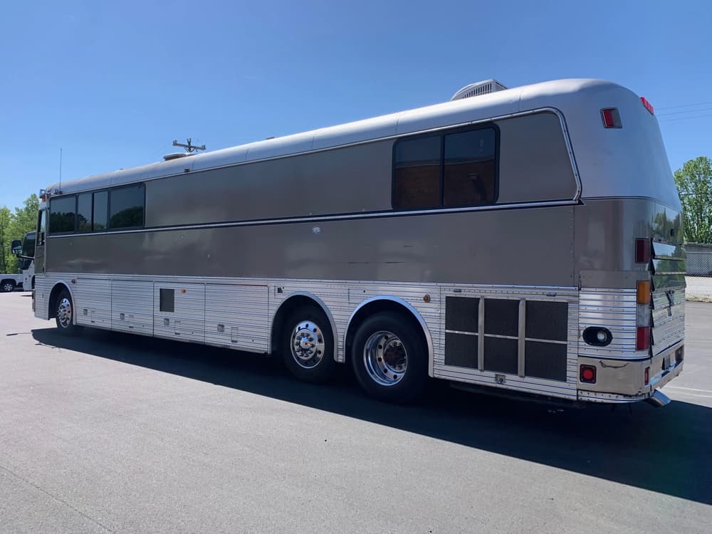 1993 Eagle Model 15 Motorcoach - Image 5