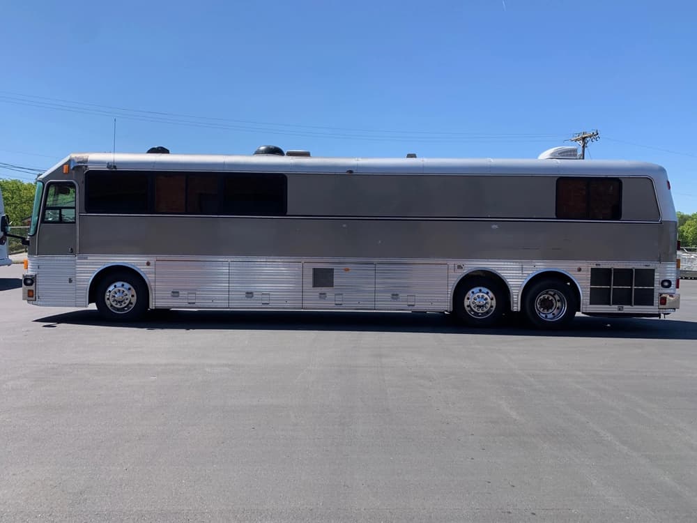 1993 Eagle Model 15 Motorcoach - Image 6