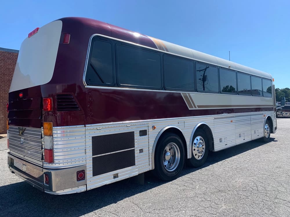 1996 Eagle Model 15 Coach Bus - Image 3