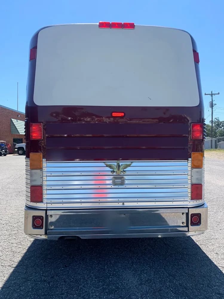 1996 Eagle Model 15 Coach Bus - Image 4