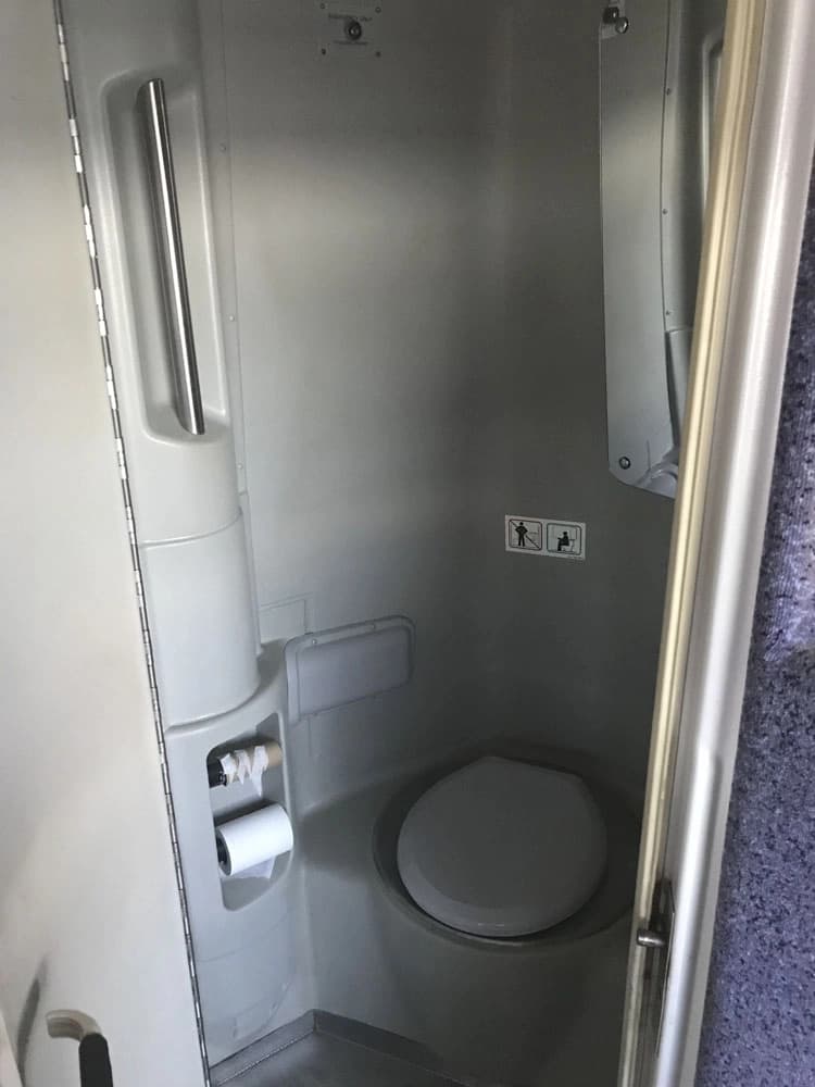 2008 MCI J4500 Coach - Image 10