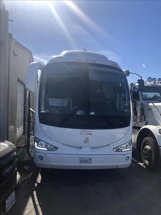 2016 Irizar 45 Coach Bus - Image 1