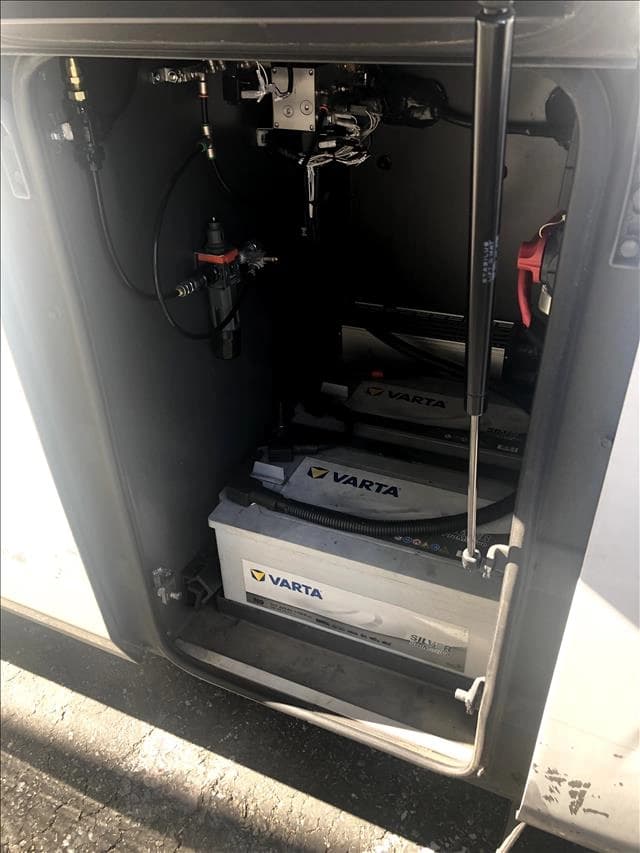 2016 Irizar 45 Coach Bus - Image 32