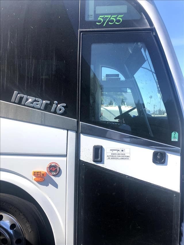 2016 Irizar 45 Coach Bus - Image 8