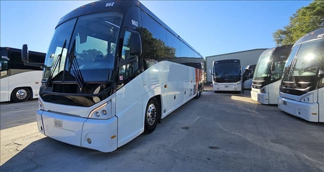 2018 MCI J4500 Coach Bus - Image 13