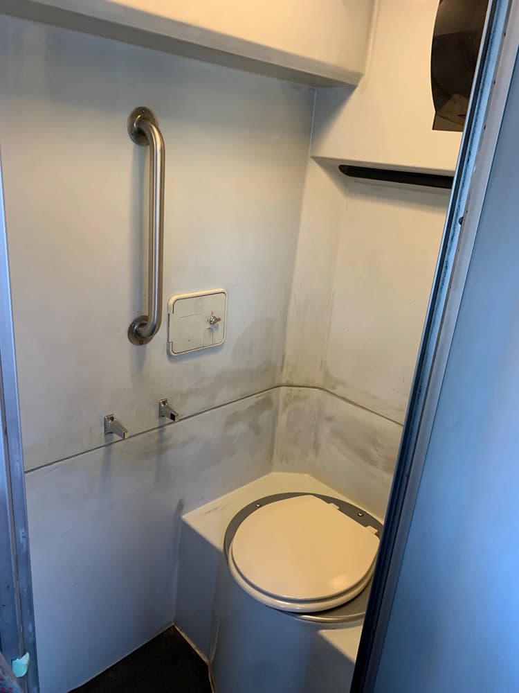 2001 Bluebird LTC40 Coach Bus - Image 16