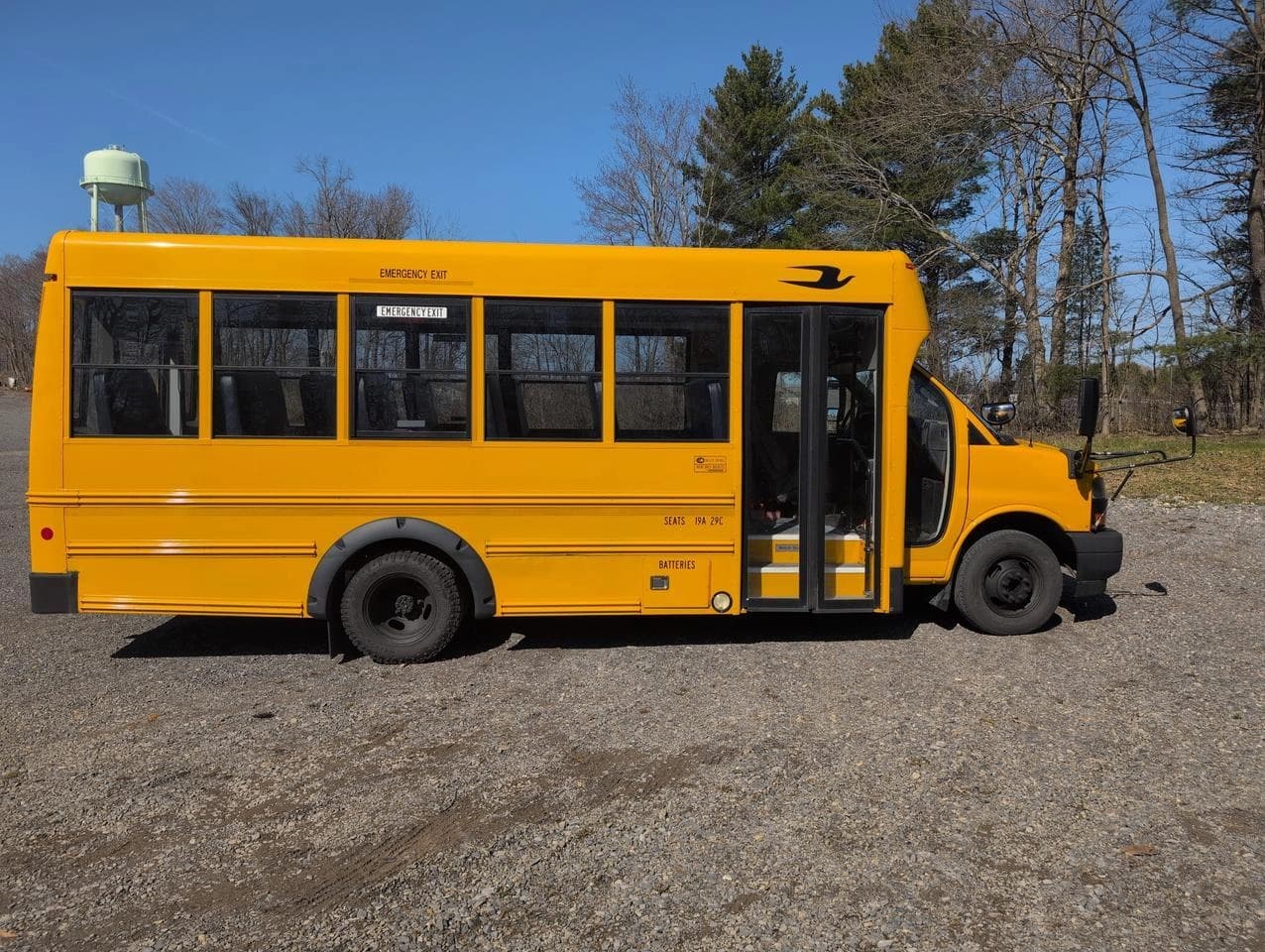 2019 Chevrolet Girardin Cutaway - Image 2