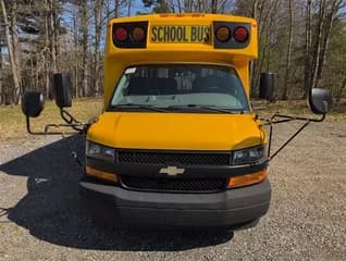 2019 Chevrolet Girardin bus