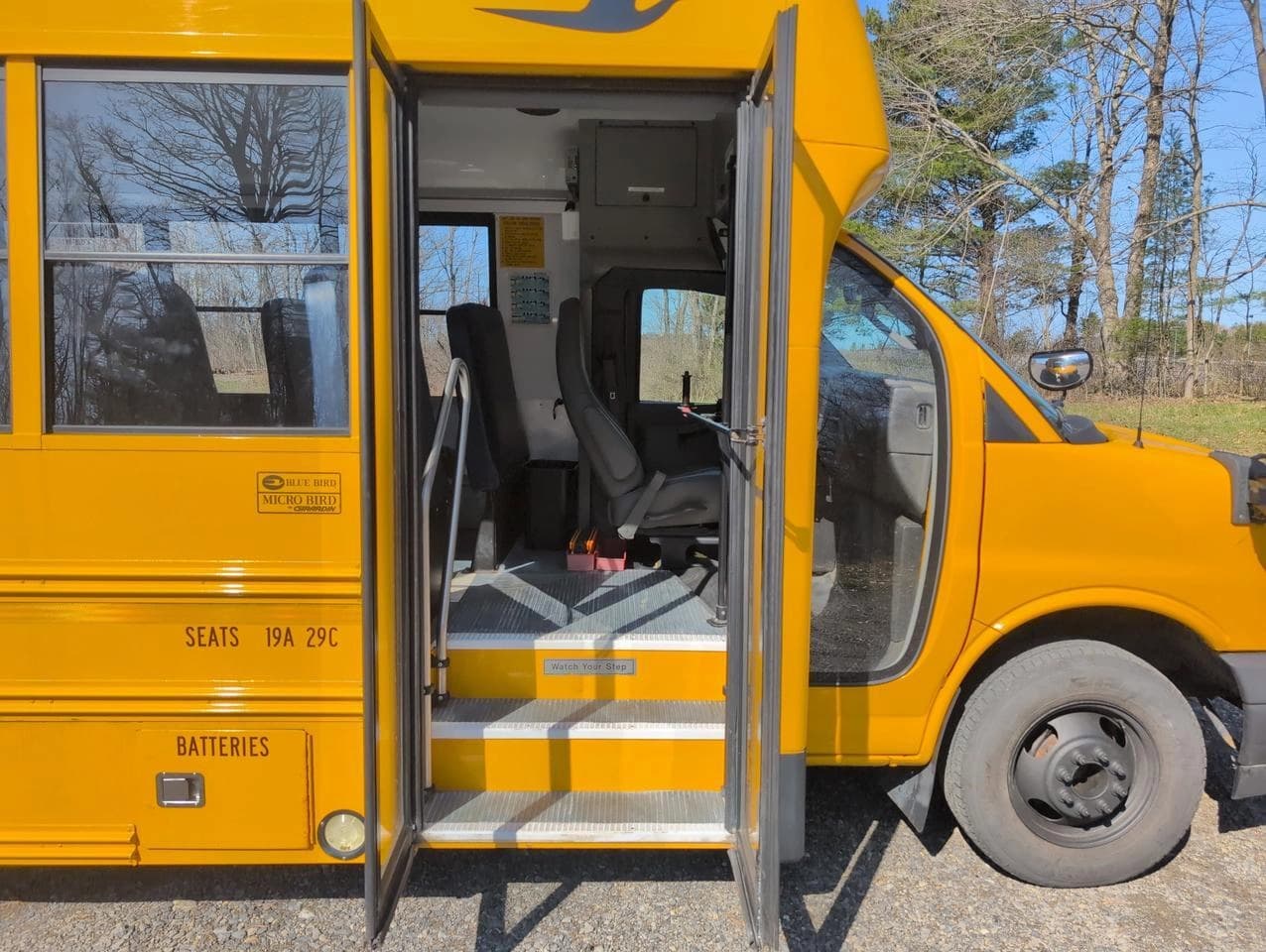 2019 Chevrolet Girardin Cutaway - Image 3