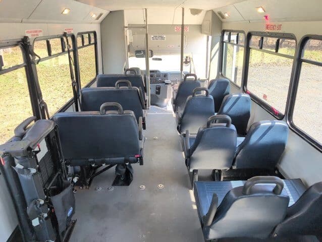 2013 Ford Glaval Shuttle Bus - Image 8