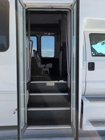 2018 Ford Starcraft Shuttle Bus - Image 6