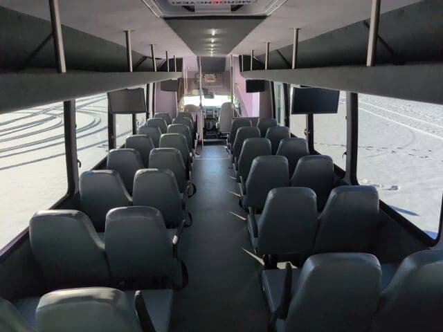 2018 Ford Starcraft Shuttle Bus - Image 8