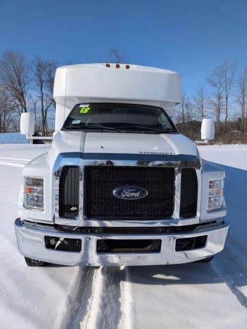 2018 Ford Starcraft Shuttle Bus - Image 2