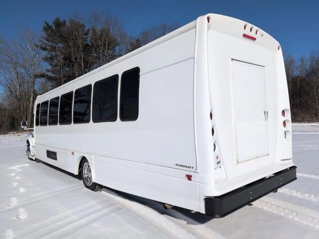 2018 Ford Starcraft Shuttle Bus - Image 4