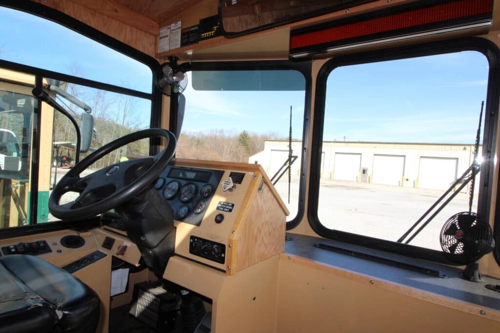 2010 Hometown Mainstreet 228 Trolley Bus - Image 20