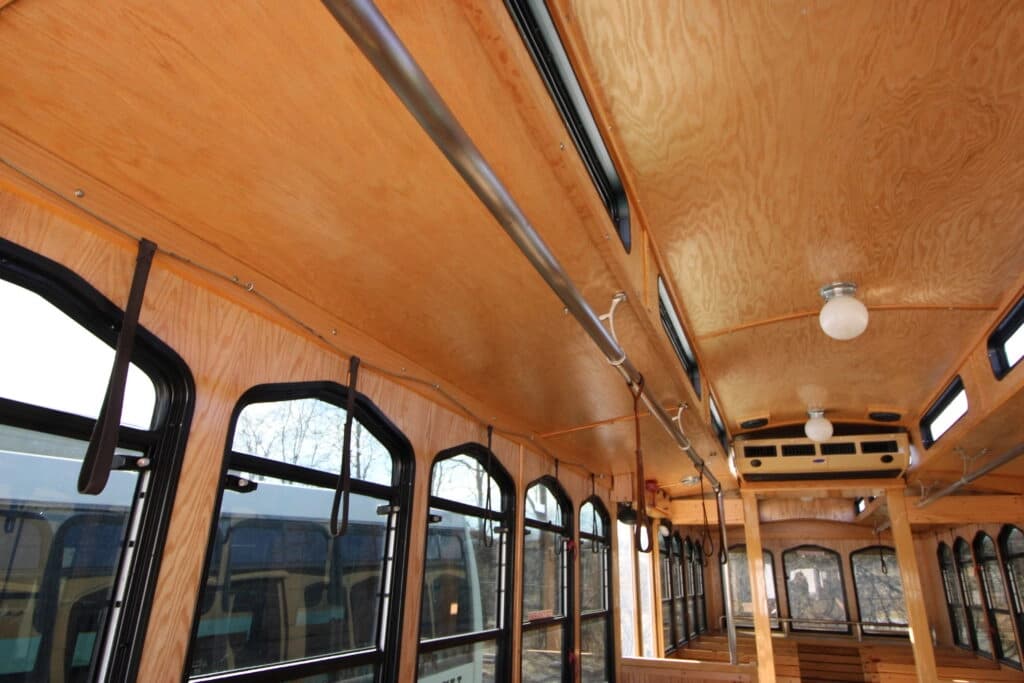 2010 Hometown Mainstreet 228 Trolley Bus - Image 5