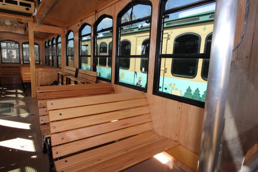 2010 Hometown Mainstreet 228 Trolley Bus - Image 8