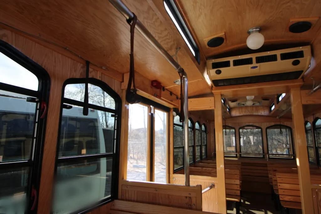 2010 Hometown Mainstreet 228 Trolley Bus - Image 9