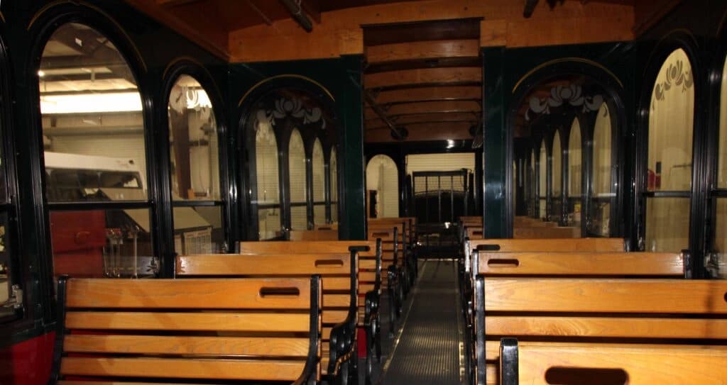 2004 Freightliner MB55 Trolley Bus - Image 3