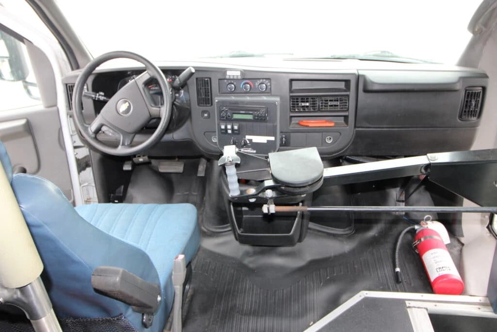 2012 Chevrolet Express 4500 Shuttle Bus - Image 9