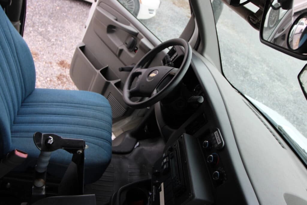 2012 Chevrolet Express 4500 Shuttle Bus - Image 10