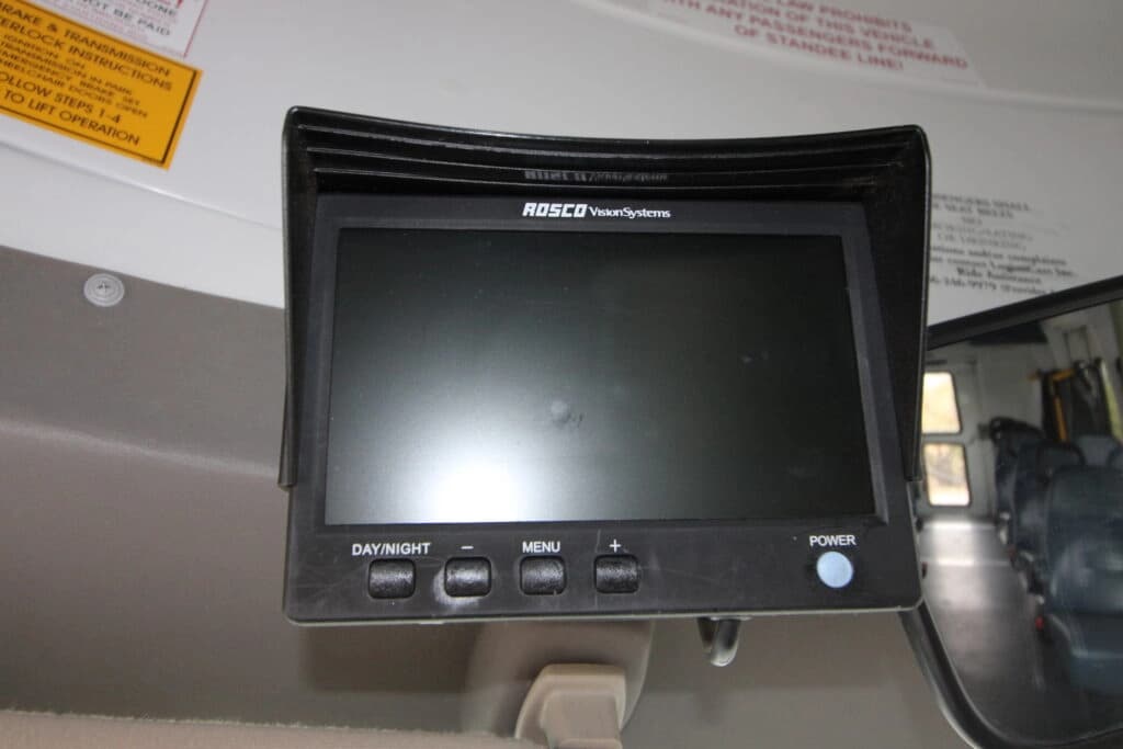 2012 Chevrolet Express 4500 Shuttle Bus - Image 13