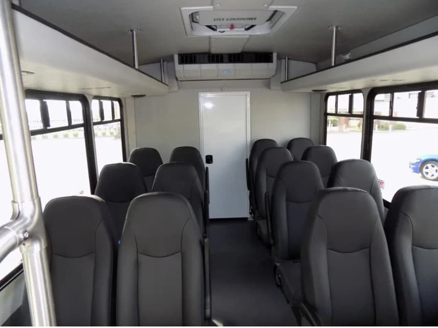 2025 Ford E-450 Starcraft Non-CDL - Image 4