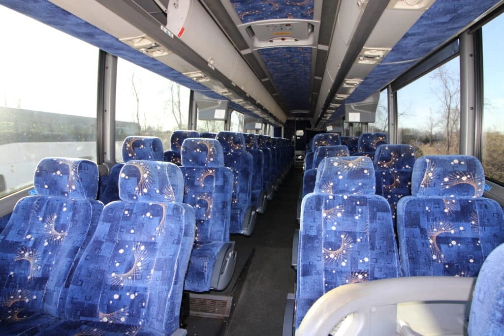 2011 MCI J4500 Coach - Image 3