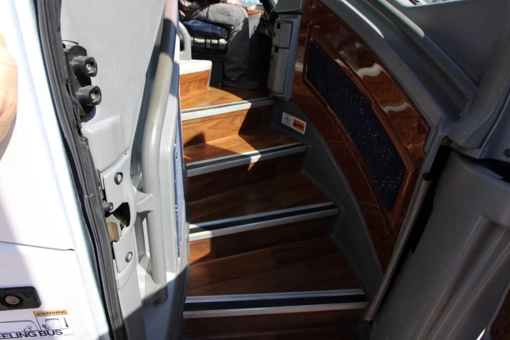 2013 MCI J4500 – VIP Coach - Image 8