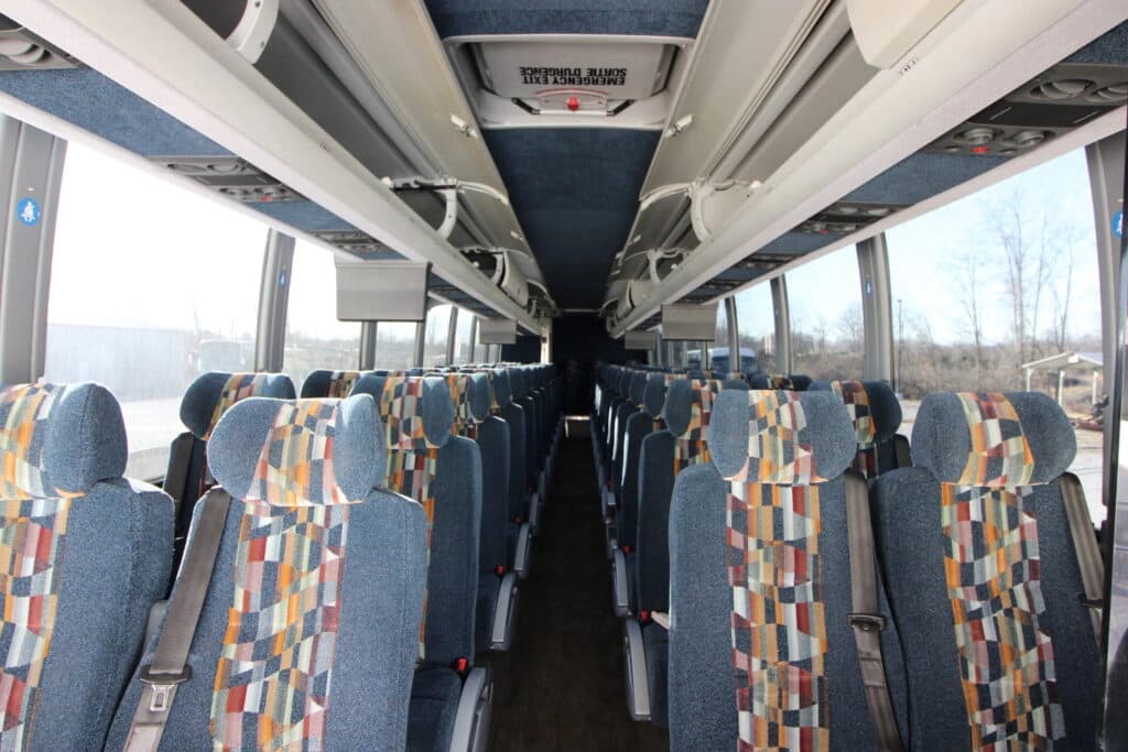 2013 Prevost X345 Coach - Image 5