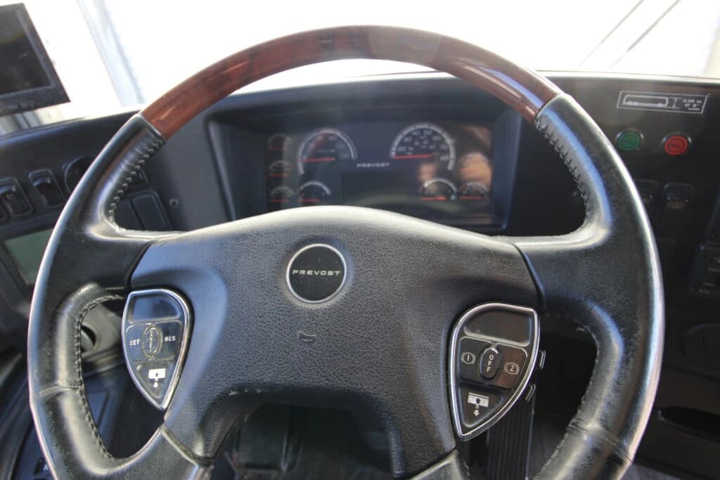 2013 Prevost X345 Coach - Image 11