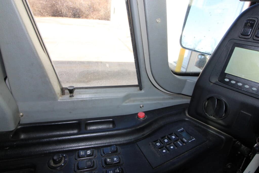 2013 Prevost X345 Coach - Image 10