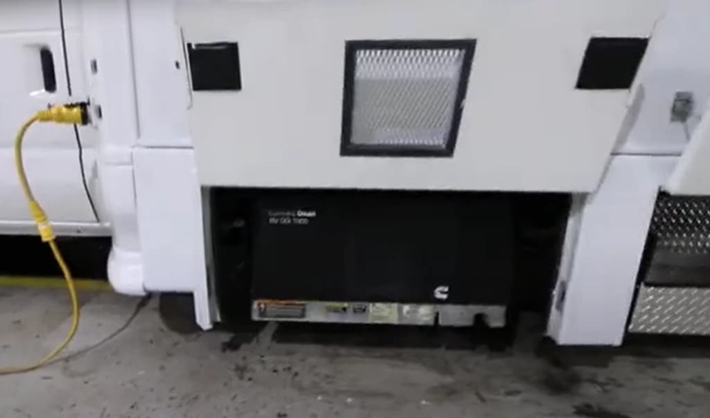 2008 Ford E-450 RV Shuttle Bus Conversion - Image 4