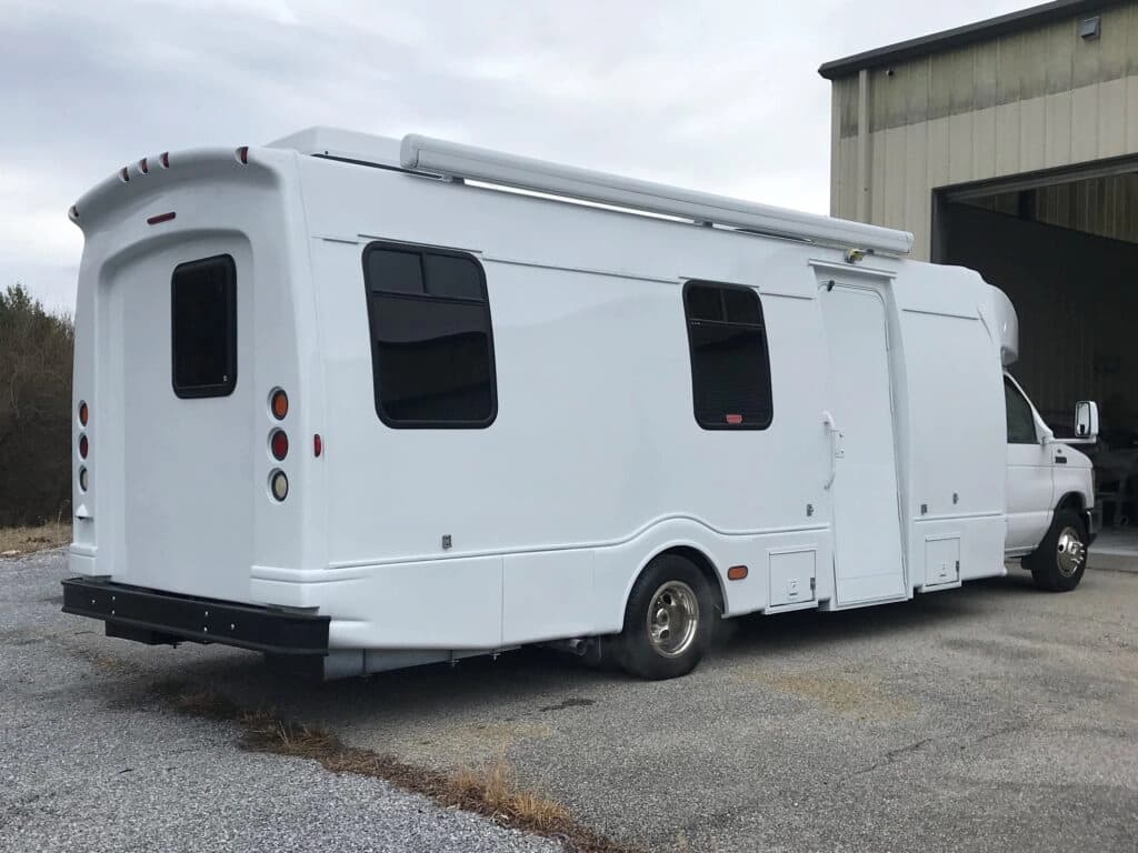 2008 Ford E-450 RV Shuttle Bus Conversion - Image 3