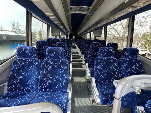 2008 MCI J4500 Repowered - Image 4