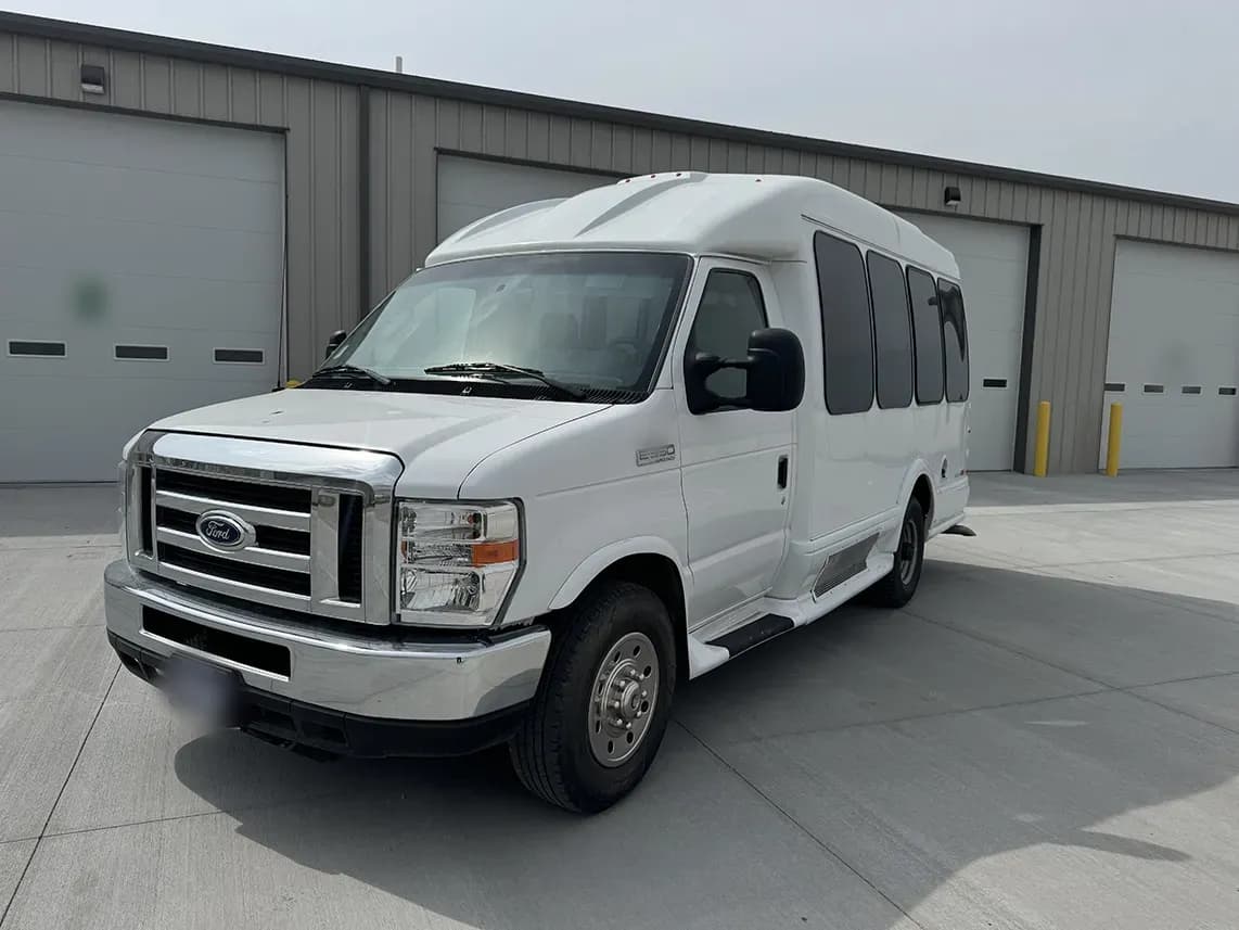 2016 Ford E350 Shuttle Bus - Image 1