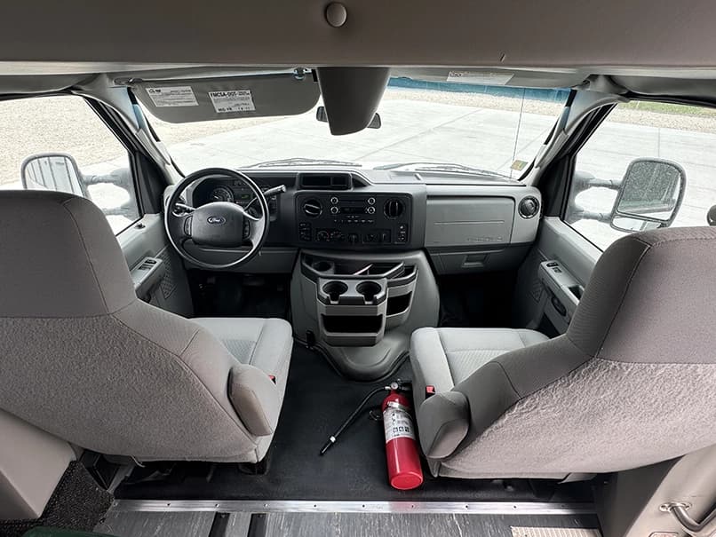 2016 Ford E350 Shuttle Bus - Image 13