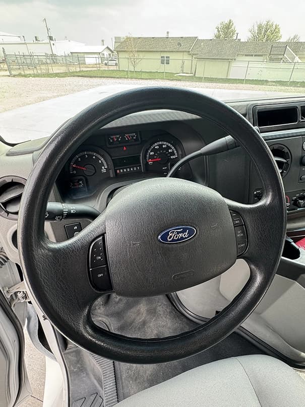 2016 Ford E350 Shuttle Bus - Image 16